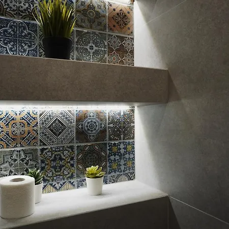 Cozy Downtown Srodmiescie Apartment: Entertainment Hub With Wi-fi Apartment *