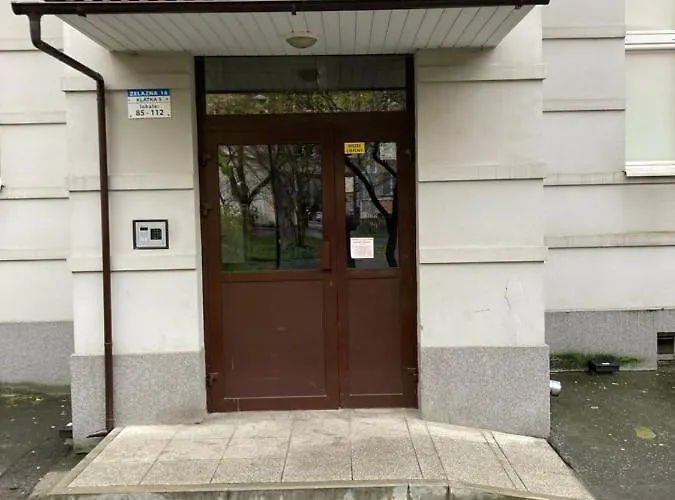 Cozy Downtown Srodmiescie Apartment: Entertainment Hub With Wi-fi Apartment Warsaw