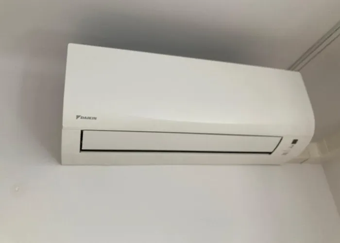 Cozy Downtown Srodmiescie Apartment: Entertainment Hub With Wi-fi