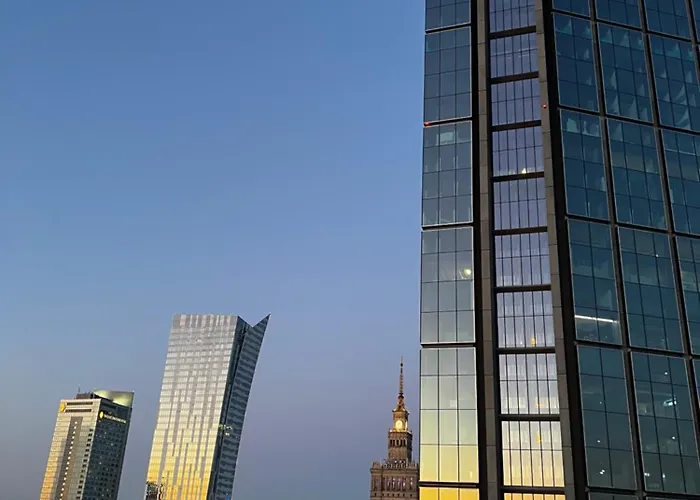 Cozy Downtown Srodmiescie Apartment: Entertainment Hub With Wi-fi * Warsaw