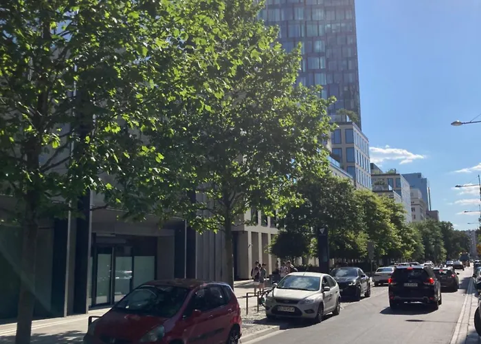 Cozy Downtown Srodmiescie Apartment: Entertainment Hub With Wi-fi Warsaw